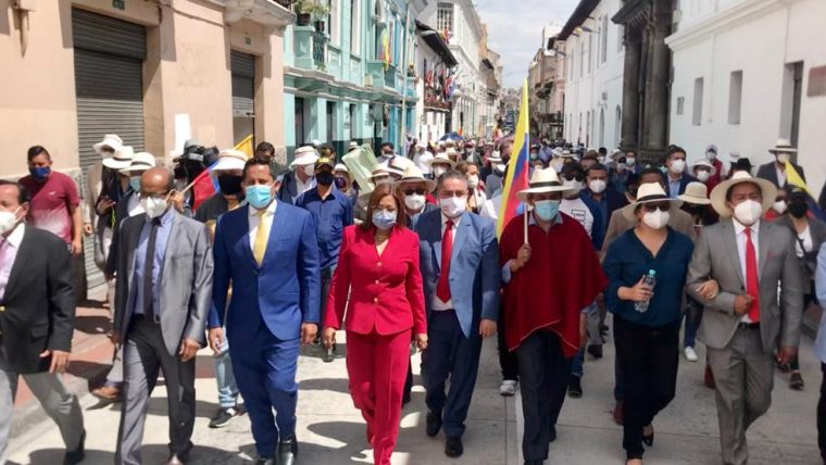 Larry Vite Cevallos, junto a los alcaldes de la provincia de El Oro encabezaron marcha para exigir un dialogo con el presidente Lenin Moreno.