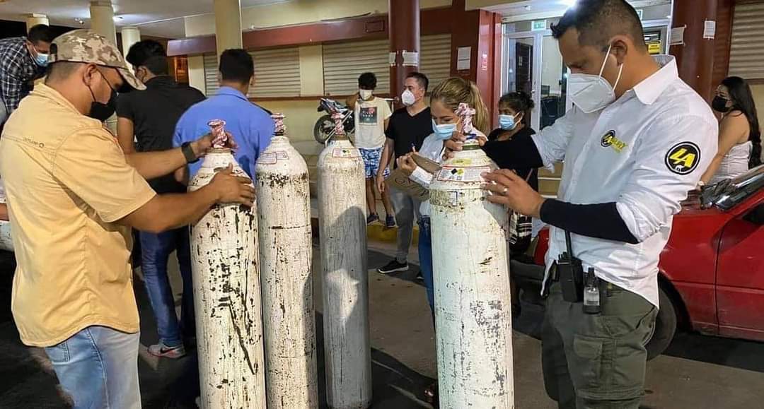 Alcalde Larry Vite dona sueldo para adquirir once tanques más que permitan abastecer el banco de oxígeno municipal