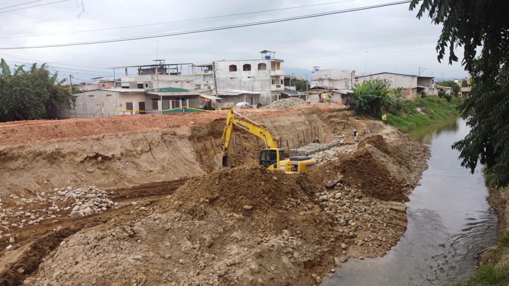 Municipio construye muro de gaviones para evitar desbordamiento del río Santa Rosa