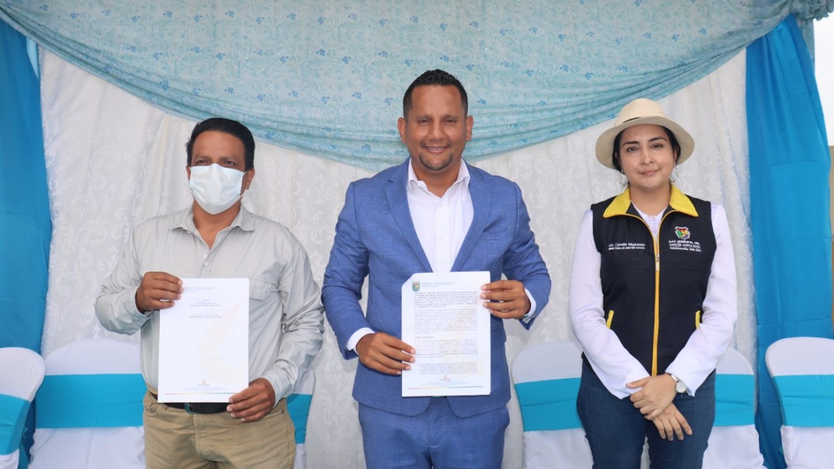 220 HABITANTES DE LA PARROQUIA DE SAN ANTONIO Y SITIO LAGUNA DE CAÑA SE BENEFICIAN CON SUSCRIPCIÓN DE CONVENIO ENTRE EL MUNICIPIO DE SANTA ROSA Y GAD PARROQUIAL.