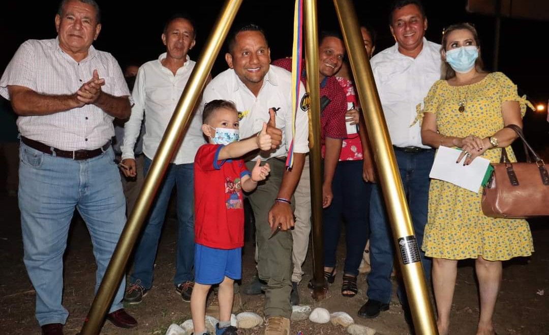 Alcalde Larry Vite y comunidad de San Antonio colocan primera piedra para el inicio de la regeneración vial del ingreso principal a esta localidad