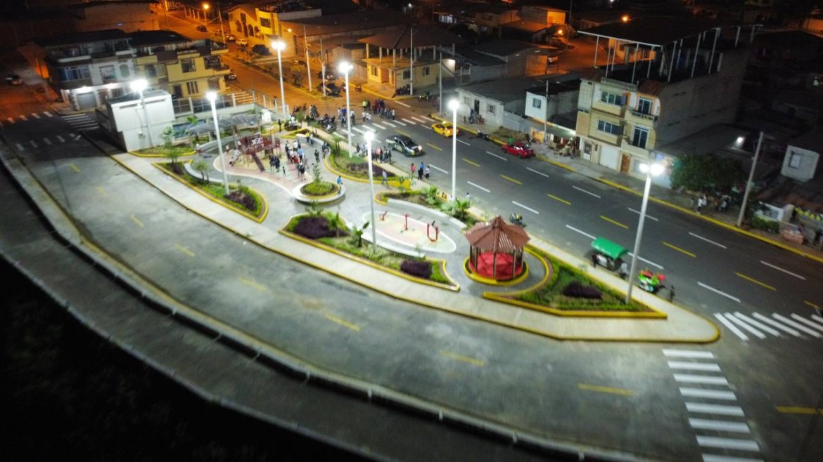Alcalde Larry Vite entrega obra del parque 15 de Octubre