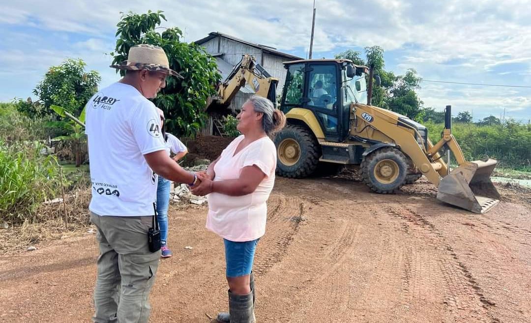 Alcalde Larry Vite crea “Banco de tierra” y beneficia a 50 familias afectadas y damnificadas por la inundación en Santa Rosa