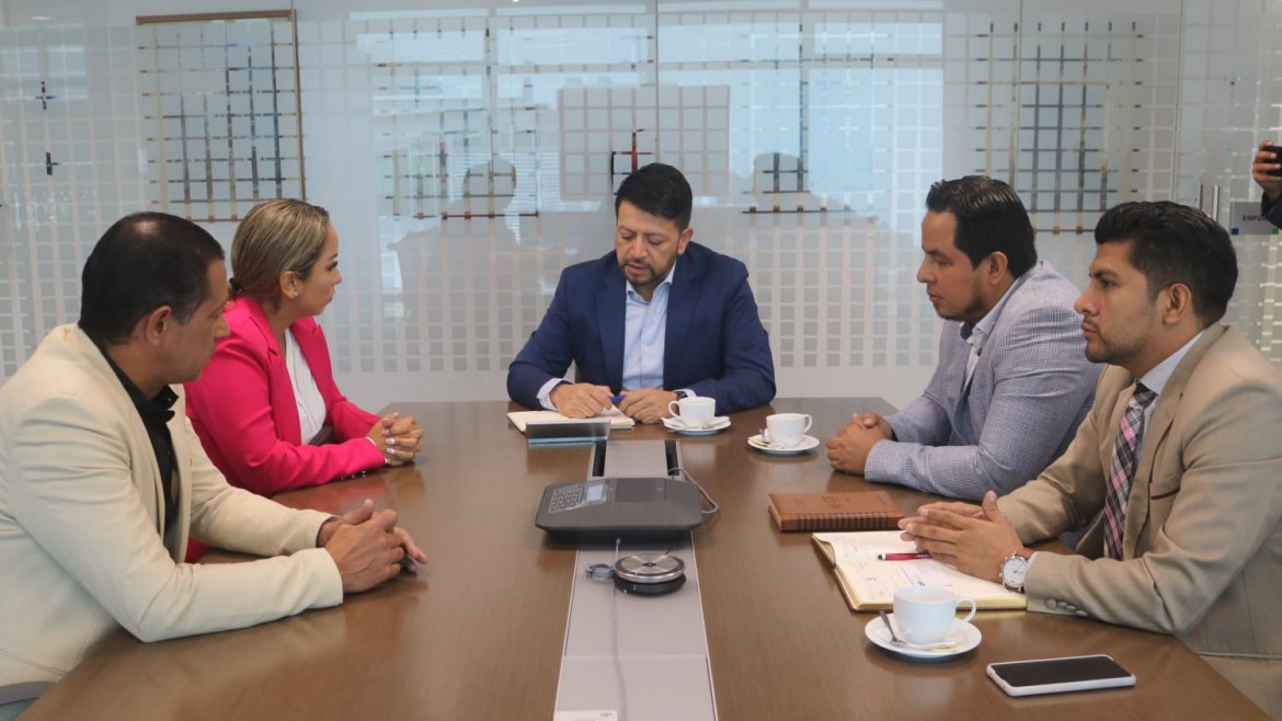 Alcaldesa (s) Sandy Gonzaga realiza gestiones en Quito para obtener financiamiento que de paso a obras de saneamiento