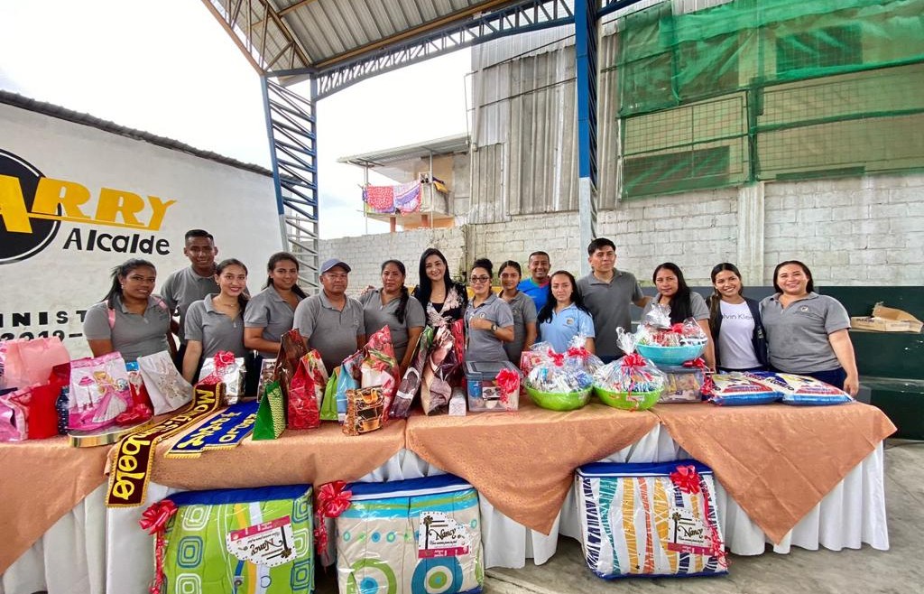 Por el Día de la Madre y Padre:  Municipio de Santa Rosa y Juntas Parroquiales agasajaron a 300 beneficiarios del proyecto “Adulto Mayor”