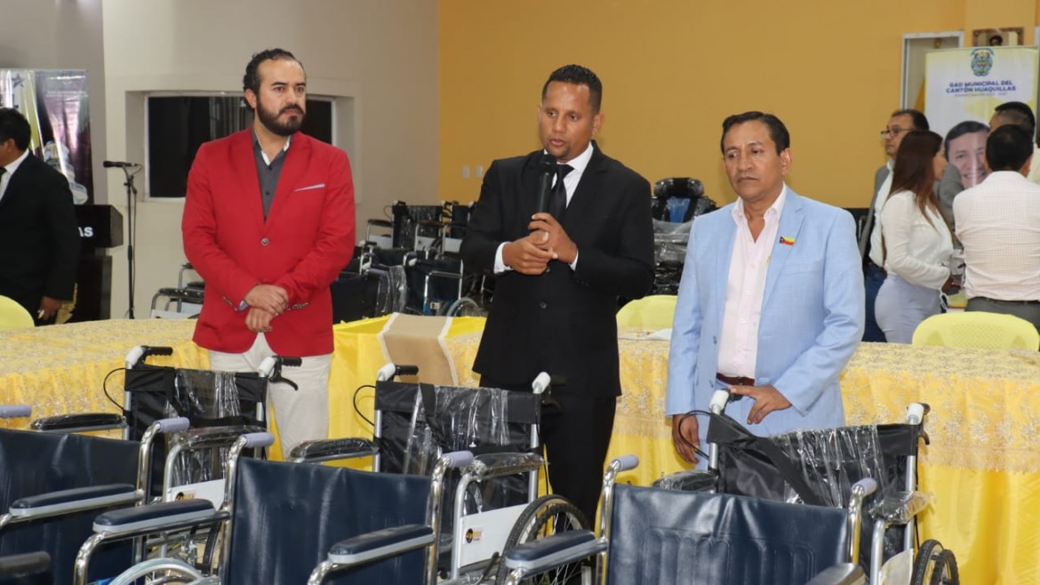 Presidente de AME El Oro, Larry Vite, entrega 147 ayudas técnicas a alcaldes de la provincia de El Oro