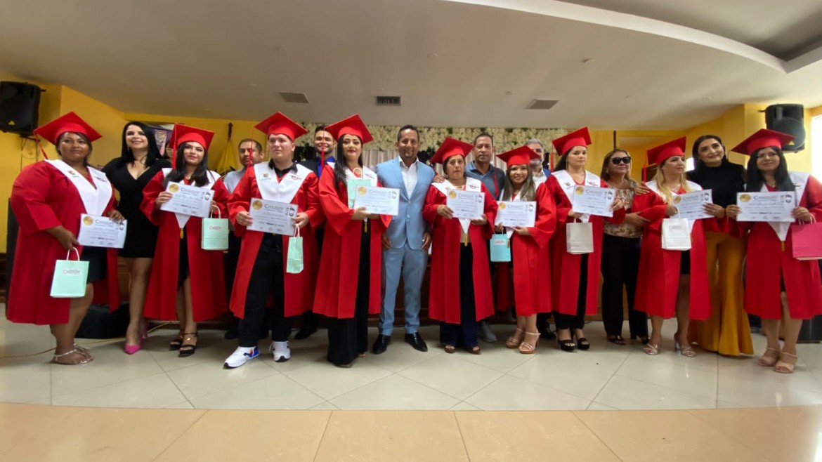 93 estudiantes se incorporaron del taller teórico, demostrativo y práctico en Barbería nivel 1