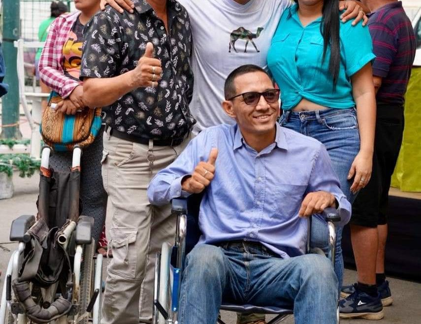 Alcalde Larry Vite entrega 133 ayudas técnicas a personas de la tercera y con discapacidad