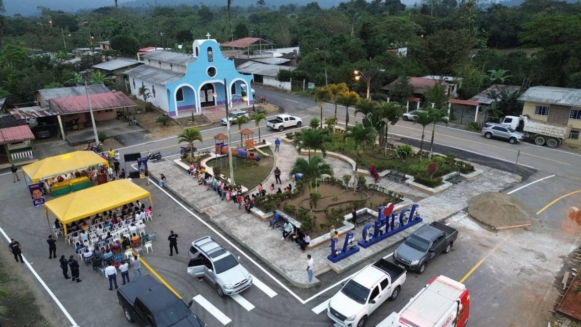 INAUGURACIÓN DE 1 KM DE ASFALTADO EN LAS VÍAS DEL SITIO LA CHILCA