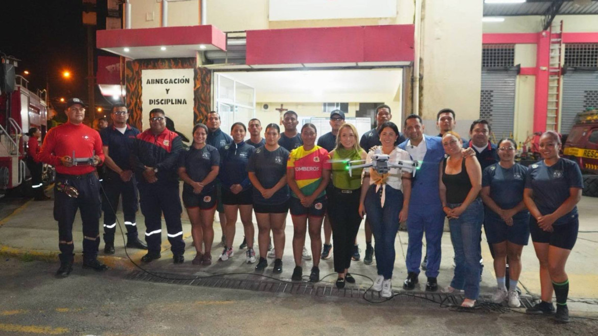 Santa Rosa fortalece la capacidad operativa del Cuerpo de Bomberos con la entrega de un drone de última tecnología