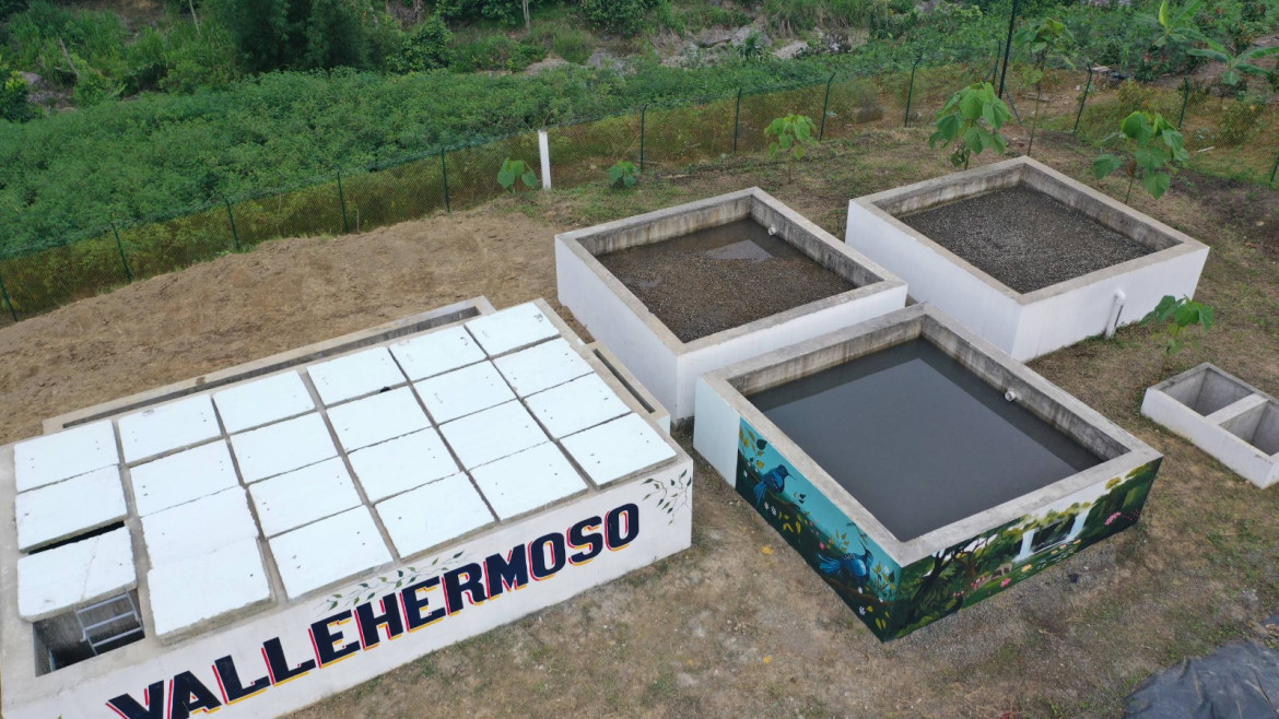 Alcalde Larry Vite inaugura moderna Planta de Tratamiento de Aguas Residuales con iluminación solar en Valle Hermoso, parroquia Bellamaria